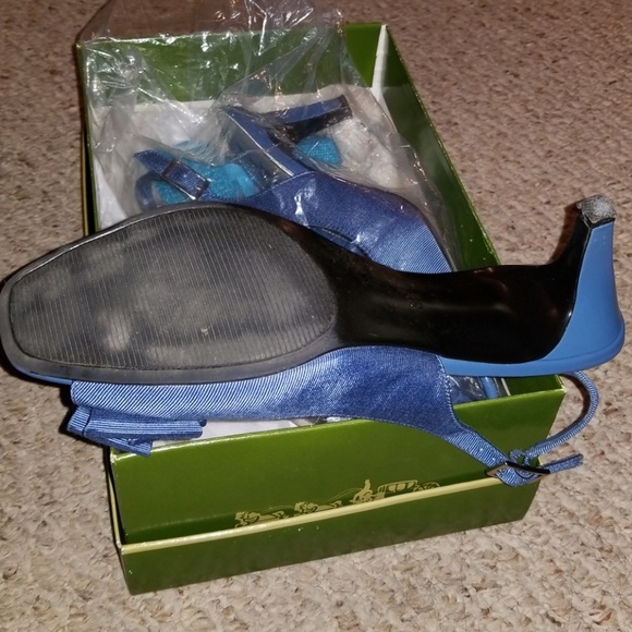 Couch and Four - Picture 4 of 4